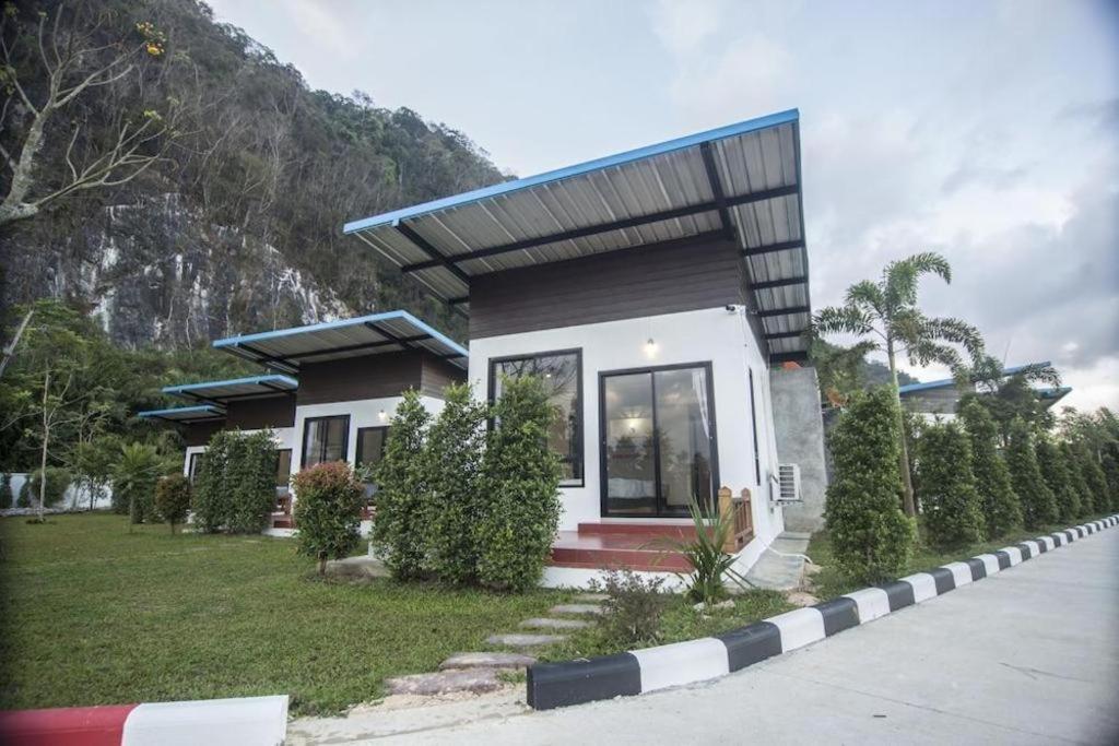 Phuphayot Resort Trang Luaran gambar